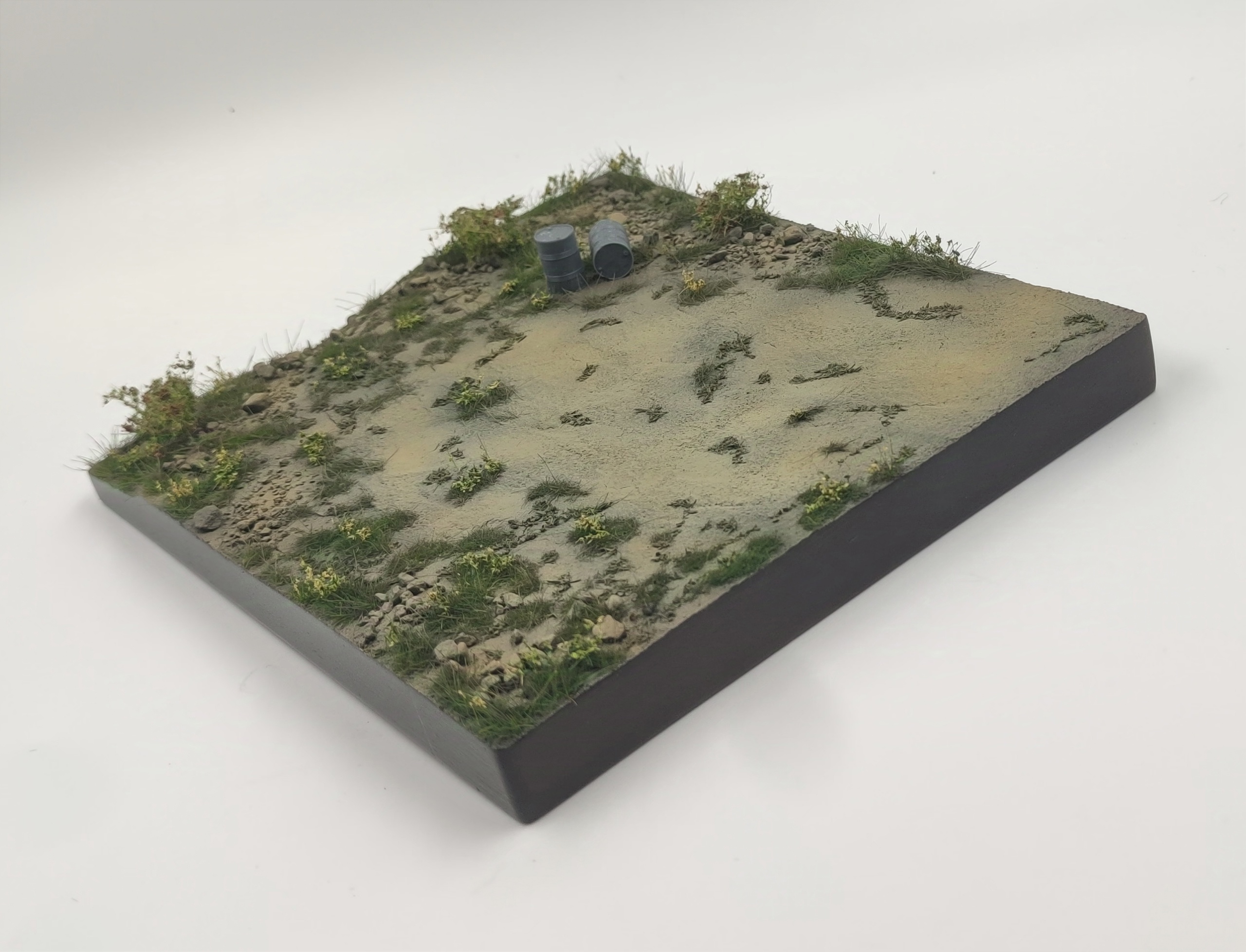 HE-48037 Подставка в поле (бочки в комплекте) Размер 24*20см