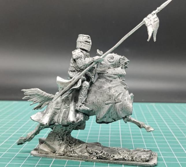 4277ТБ ВИМ, конный рыцарь – крестоносец с копьем со значком, 54 мм Три Богатыря