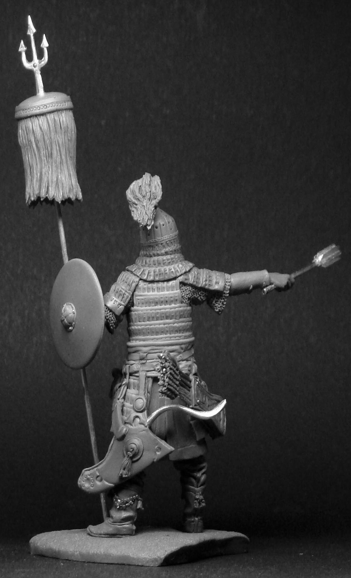 CHM-54046. Татаро-монгольский воин с бунчуком, 14 век. 54 мм. Материал - смола. Chronos Miniatures