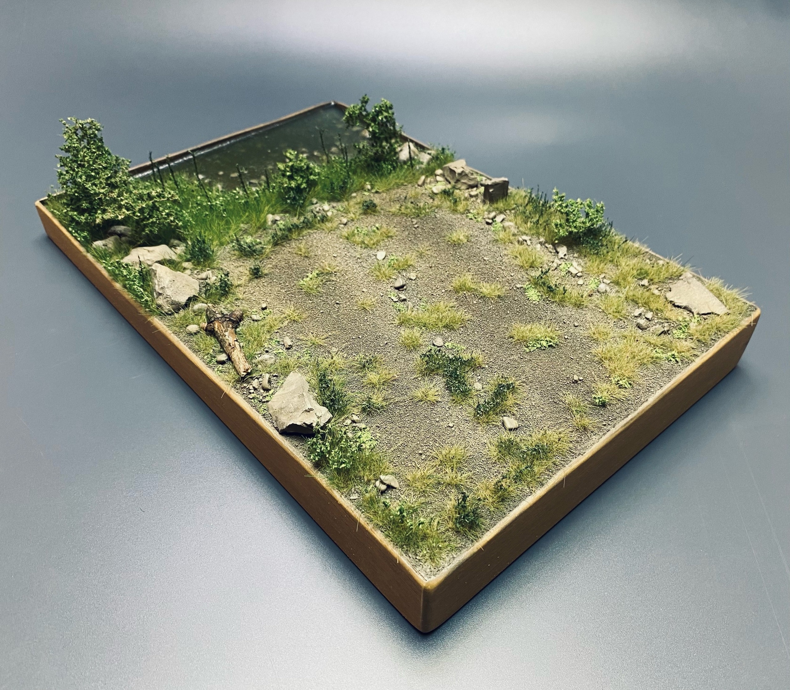 AM35755 Авторская подставка Вброд. Размер 20 на 30см.