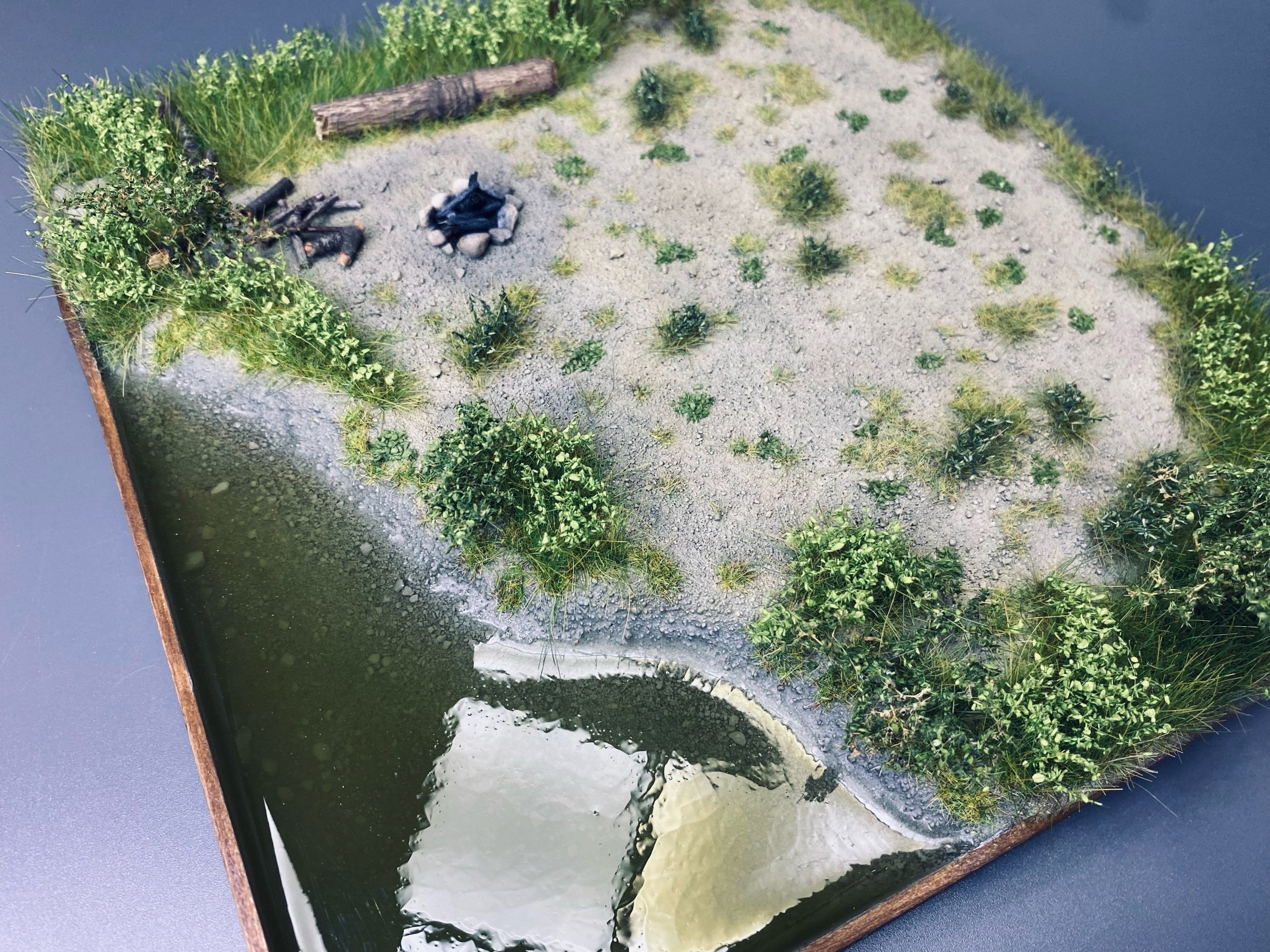 AM35775 Подставка Берег реки.