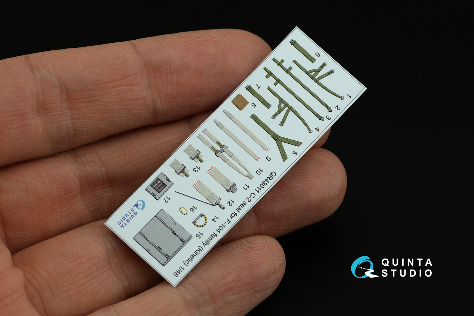 QR48011 Кресло  C-2 для семейста F-104 (Kinetic)