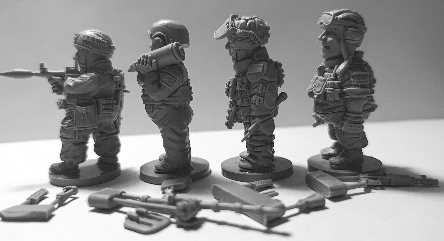 CHM-50.16. Шаржевая миниатюра. Вооруженные силы России. В комплекте 4 фигуры. 50 мм. Материал - смола. Chronos Miniatures