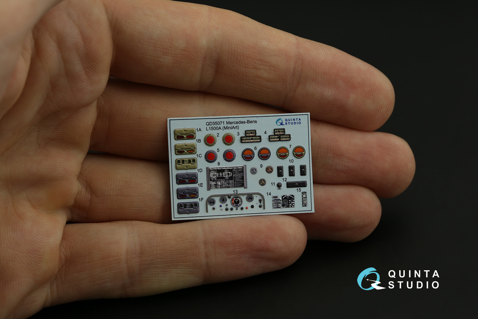 QD35071 3D Декаль интерьера кабины Mercedes-Benz L1500A (MiniArt)