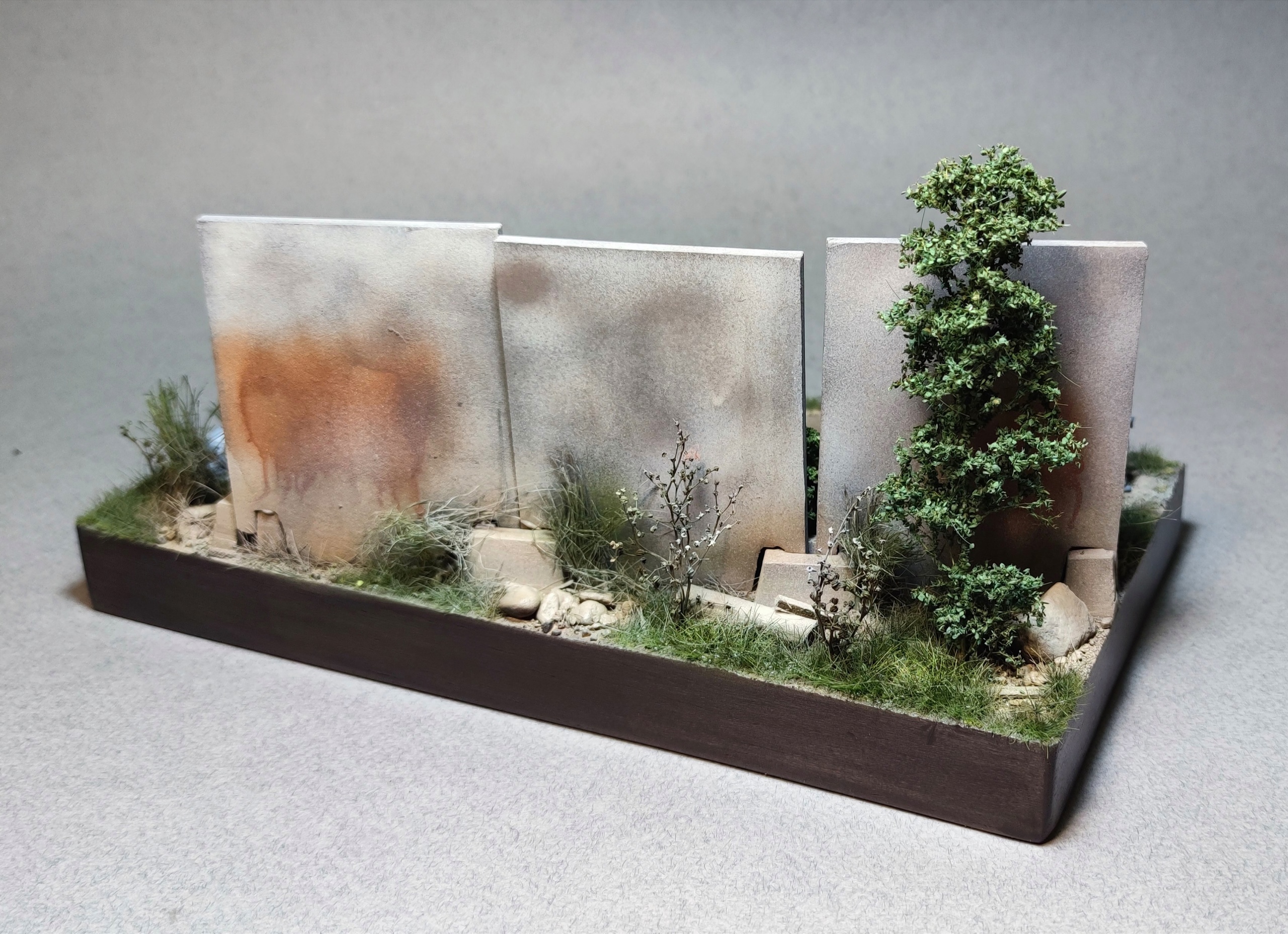 AM35691 Подставка авторская "Под охраной" Размер 15*25 Овчарка, канистры и мусорные мешки в комплекте