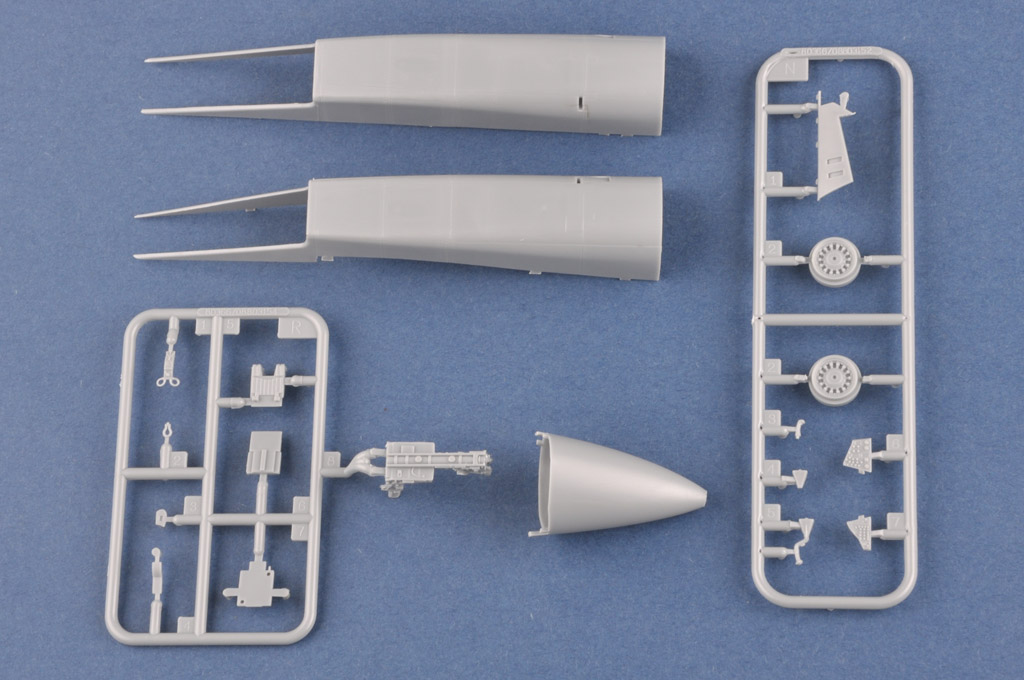 81771HB Сборная модель Палубный истребитель IRIAF Persian Cat F-14A Tomcat Hobby Boss