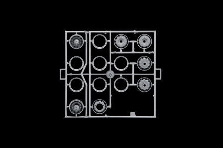 3921ИТ Грузовик  MAN TGX XXL WOLF TRANSPORTE Italeri