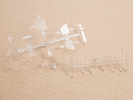 1560AVD Сборная модель Одноосный тягач МАЗ-529 AVD Models