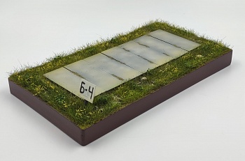 HE-35078 Подставка "Экспозиция в музее"