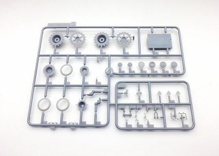 AH35A004 German Heavy Armored Reconaissance Tank LEOPARD VK1602 Amusing Hobby