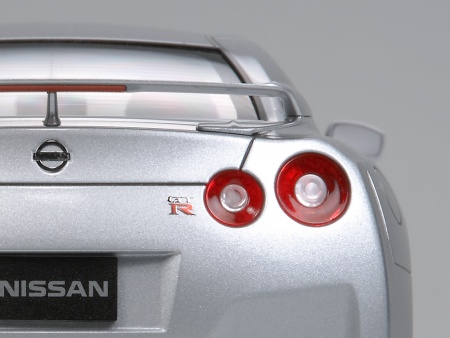 24300 Nissan GT-R Tamiya 24300 Nissan GT-R Tamiya