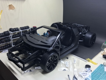 HK104 Lamborghini Aventador Roadster Bianco Canopus (Полуматовый белый)