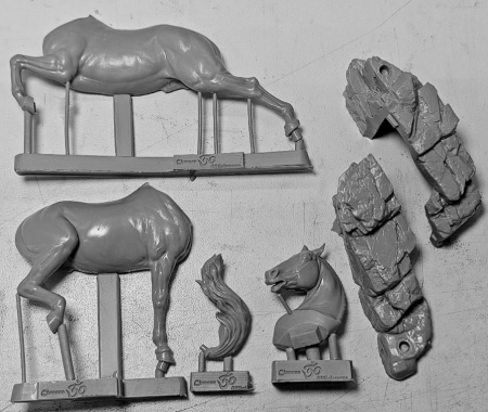 CHM-54371. Животные: Лошадь №26 (с подставкой). 54 мм. Материал - смола. Chronos Miniatures