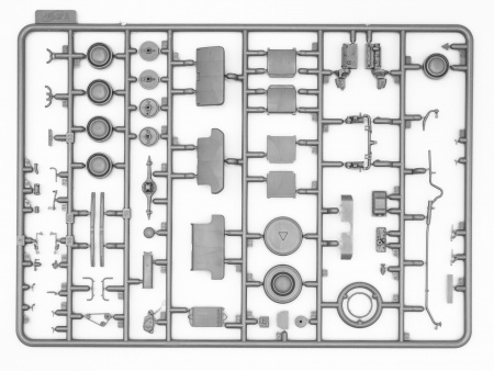 35479 Советский легковой автомобиль Москвич-401-420 ICM 35479 Советский легковой автомобиль Москвич-401-420 ICM