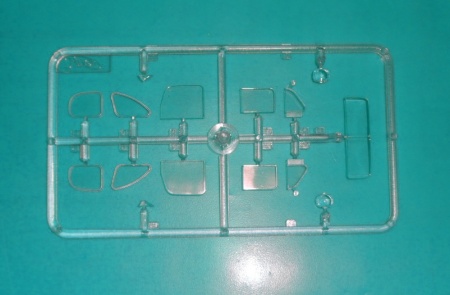 35477 Штабная машина Капитан седан с советским штабным персоналом ICM 35477 Штабная машина Капитан седан с советским штабным персоналом ICM