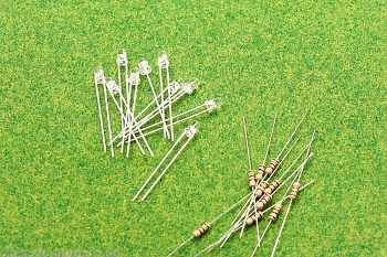 081esd003 Набор 10шт. светодиодов 3 Вольта с резисторами. Холодные белые. d= 3 мм. Угол расс. 15 градусов.