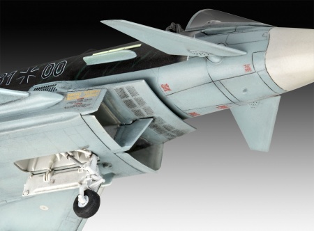 03884RE Многоцелевой истребитель Eurofighter Ghost Tiger  Revell