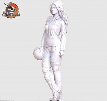 smk48023 Девушка пилот в ЗШ-7, 1/48