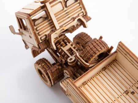 11002BAUMI Сборная модель КАМАЗ-4310 Бортовой Baumi