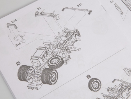 7069AVD Сборная модель МАЗ-5440 с полуприцепом МАЗ-9758 AVD Models