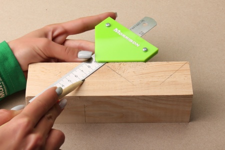 201ins006 Разметчик углов 45°– 90°– 45°