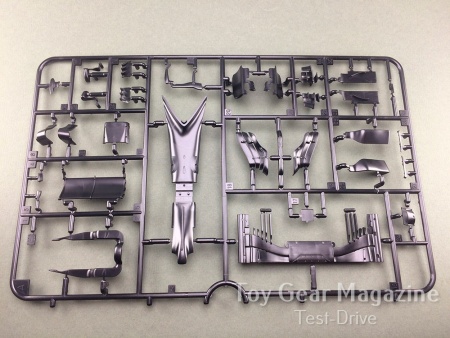 20018EBB McLaren Honda MP4-31 EBBRO