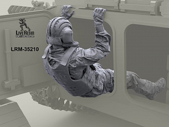 LRM35210 Российский современный танкист/артиллерист САУ в проеме люка /двери - 8 (Не для свободной продажи)