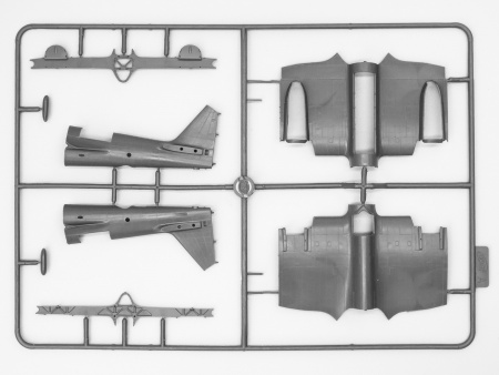 72162 СБ 2М-100А, советский бомбардировщик II Мировой войны ICM