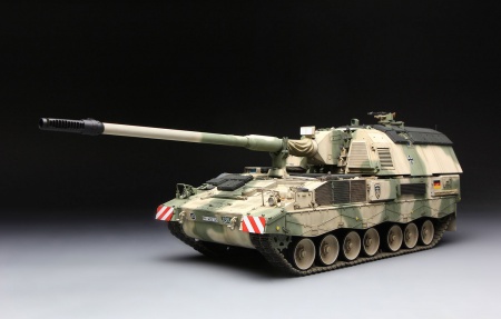 TS-019 GERMAN PANZERHAUBITZE 2000 SELF-PROPELLED HOWITZER w/ADD-ON ARMOR Meng