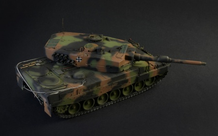 35106ИТ Танк War Thunder: LEOPARD 2A4 Italeri