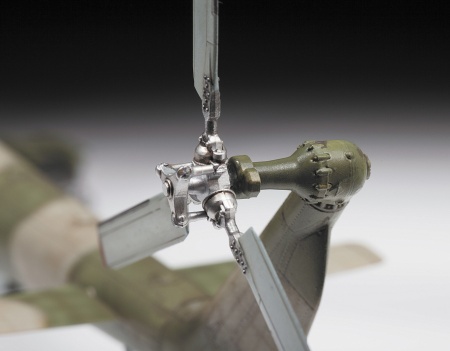 4828 Советский многоцелевой вертолёт Ми-8МТ Звезда