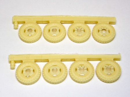 RIM35031 Советский самосвал ЗИС-ММЗ-555, масштаб 1/35 Red Iron