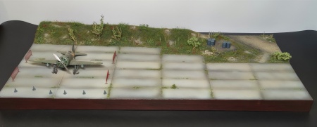 HE-48030 Подставка Аэродром Размер 74х35см