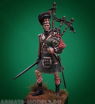 VD-54008(M). Волынщик 42-го (Королевских Шотландских горцев) пехотного полка Черная Стража 1815 г. 54 мм. Материал - белый металл.