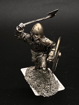 4300ТБ ВИМ, пеший шотландец замахивающийся топором