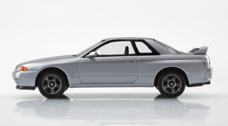 06356 Nissan Skyline GT-R R32 (Spark Silver) Aoshima