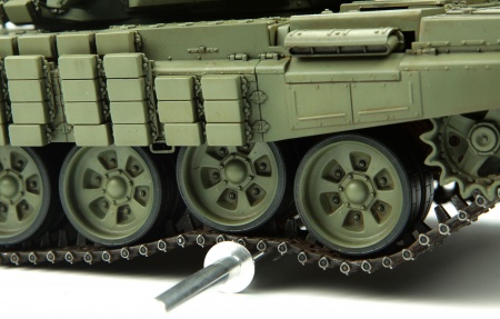 TS-033   RUSSIAN MAIN BATTLE TANK T-72B1 1/35 Meng
