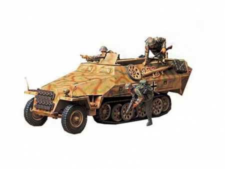 35195T Полугусеничный бронетранспортер Mtl.Spw Sd.Kfz.251/1 Ausf.D с 4 фигурами Tamiya