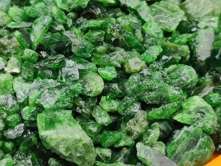 AAM0026 Хромдиопсид "Якутский изумруд" 5 грамм