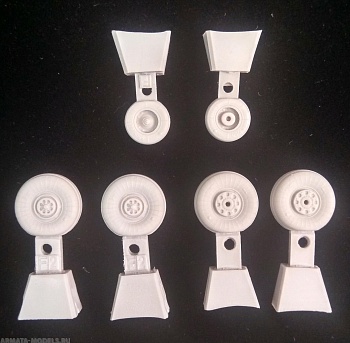 AM7242 Колеса под нагрузкой для Су-34 поздние 1/72