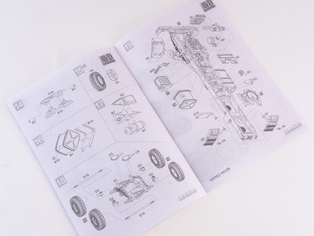 1306AVD Сборная модель Седельный тягач КАМАЗ-44108 AVD Models