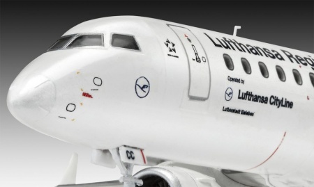 03937 Пассажирский самолет Embraer 190 авиакомпании Lufthansa Revell