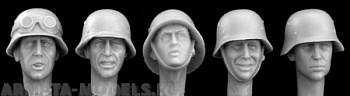 HGH04 5 heads, Ger. WW2 steel helmets  HGH04 5 heads, Ger. WW2 steel helmets