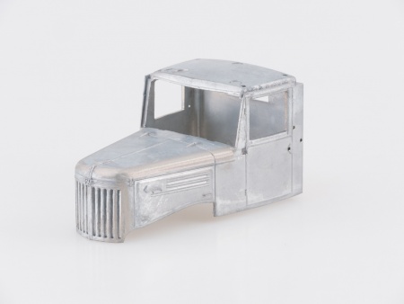 1335AVD Сборная модель Маз-200 Кунг AVD Models