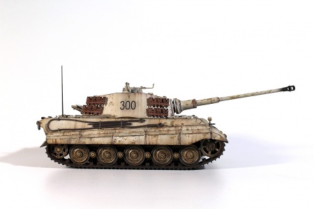 35363 Pz.Kpfw.VI Ausf.B Королевский тигр с башней Хеншель (позднего производства), Германский тяжелый танк ICM