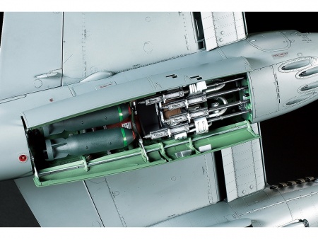 60326 Mosqito FB MK VI с набором фототравления, и подставкой Tamiya