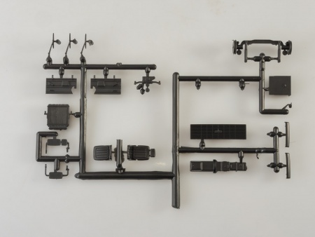 1177KIT Сборная модель МАЗ-6422 седельный тягач, поздний AVD Models