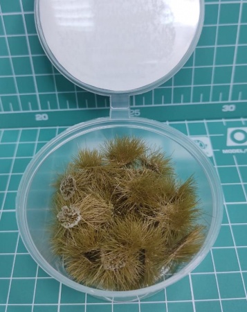 3092 Кочки травы  8мм       (болотистый ) 30 шт.