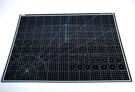 100114RK Коврик для резки А2, 3 слоя, серый черный