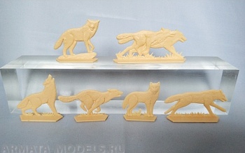 WAB007Milky Набор фигур Волки + медведь(топленое молоко) WAB007Milky Набор фигур Волки + медведь(топленое молоко)